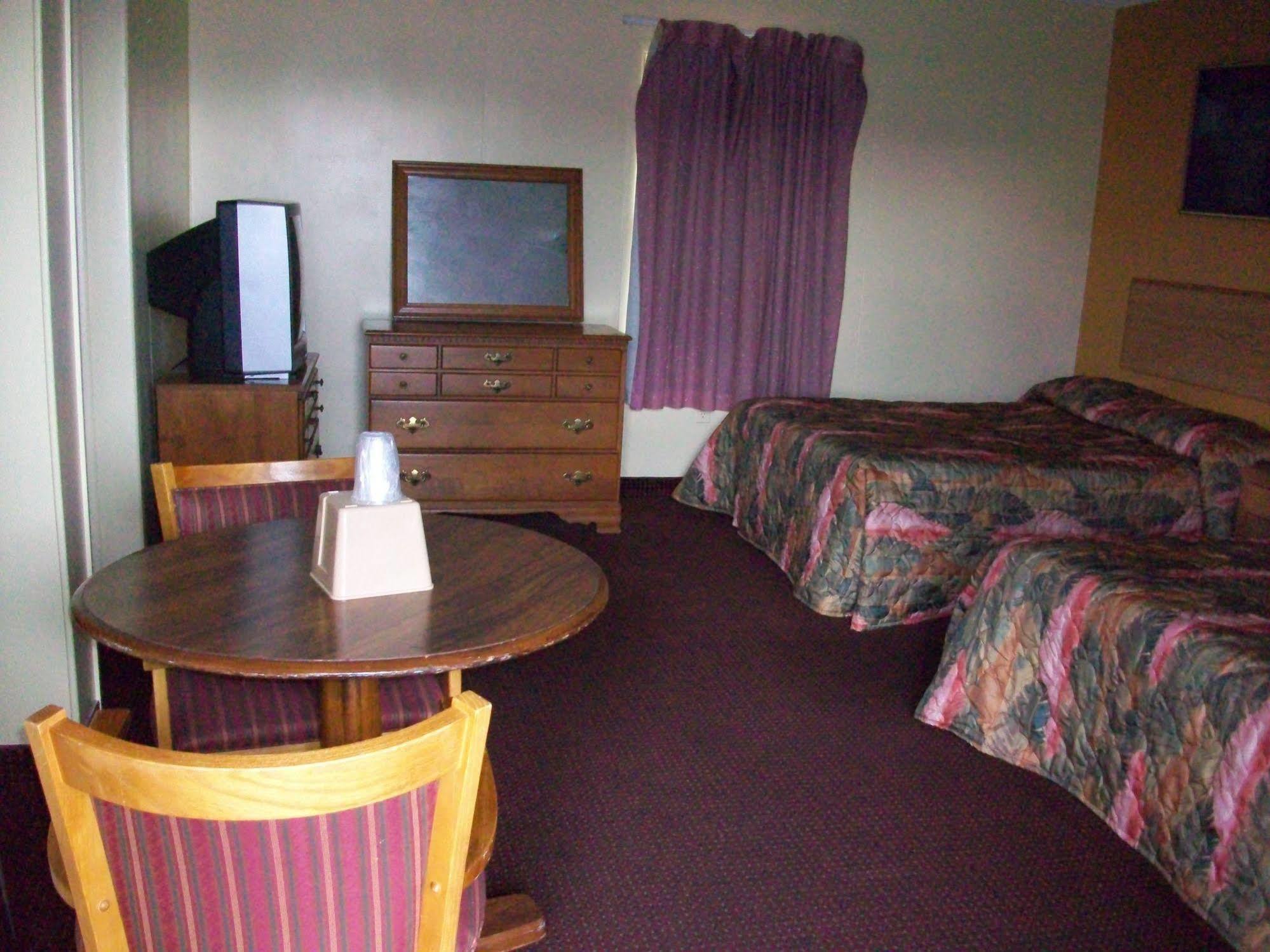 Skyland Inn - Bristol Hilander Park ภายนอก รูปภาพ