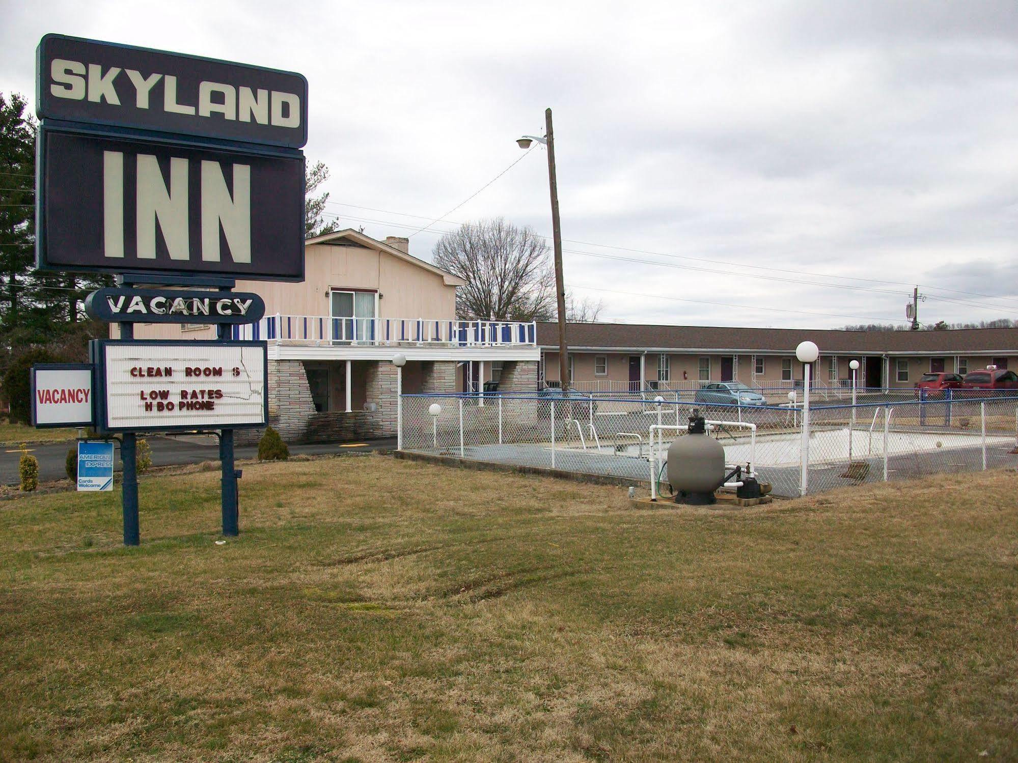 Skyland Inn - Bristol Hilander Park ภายนอก รูปภาพ